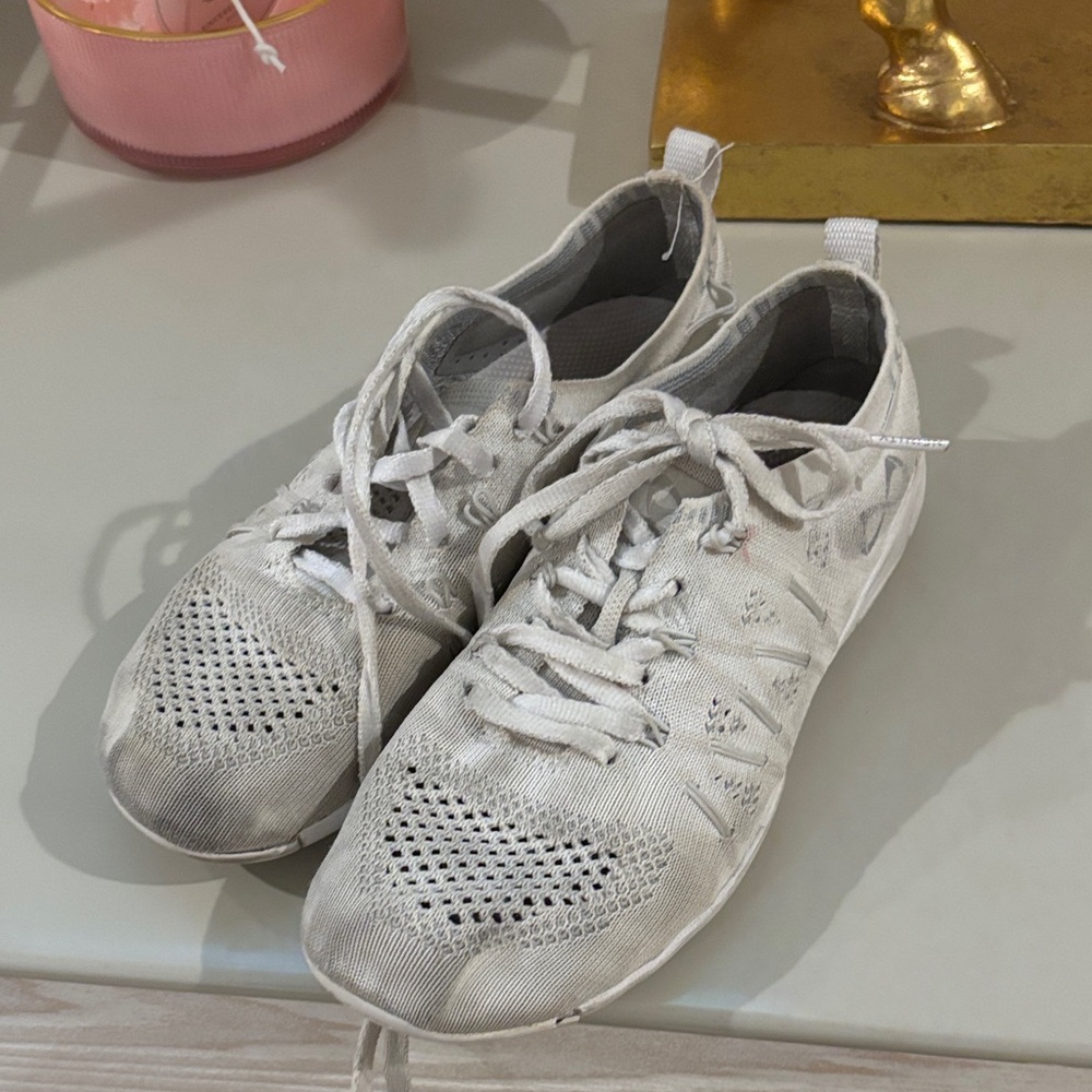 NFINITY White Kids Sneakers